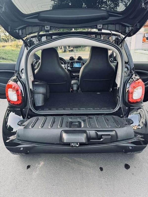 Gebraucht Smart ForTwo Coupé 71 PS (52 kW) 2019 Schwarz Coupé