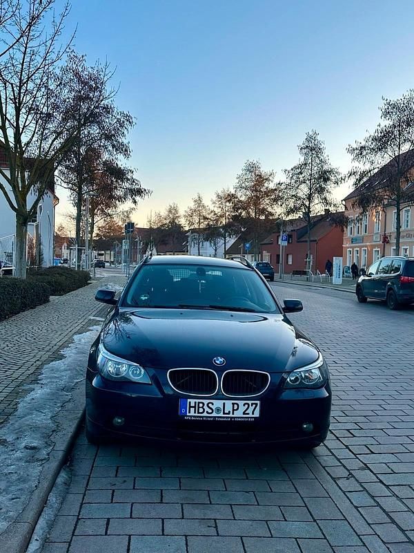 Gebraucht BMW 523 177 PS (130 kW) 2005 Blau Kombi
