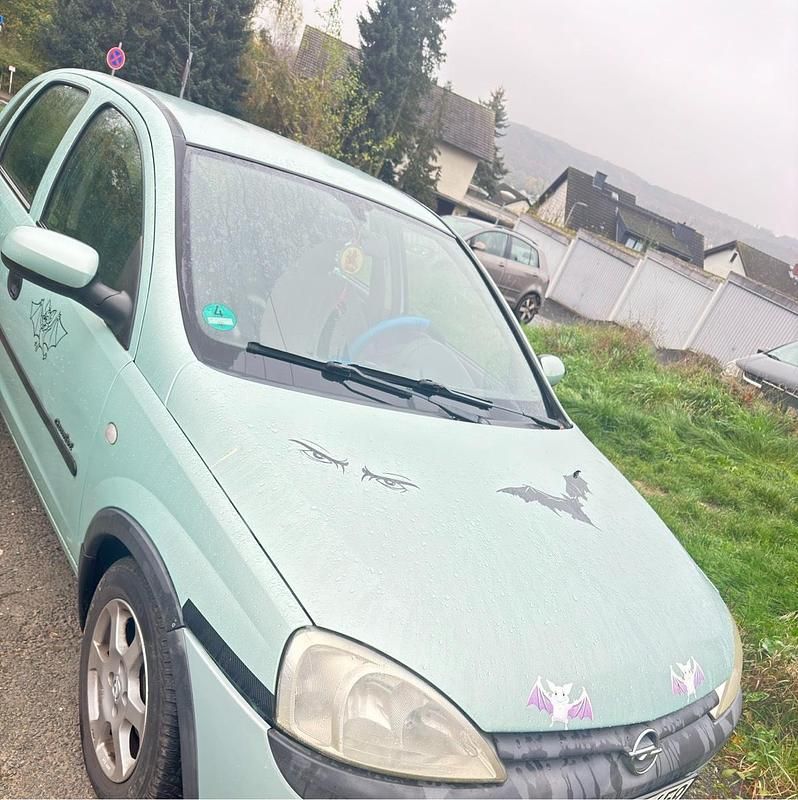 Grün Gebraucht 2001 Opel Corsa Limousine | 1.500 € (Fairer Preis) - Bild 1/3