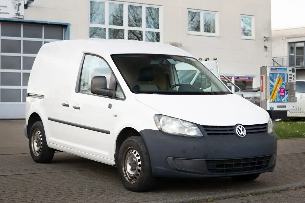Gebraucht VW Caddy 75 PS (55 kW) 2011 Weiß Van / Kleinbus