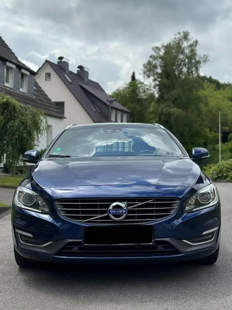 Gebraucht Volvo V60 Ocean Race 136 PS (100 kW) 2015 Blau Kombi