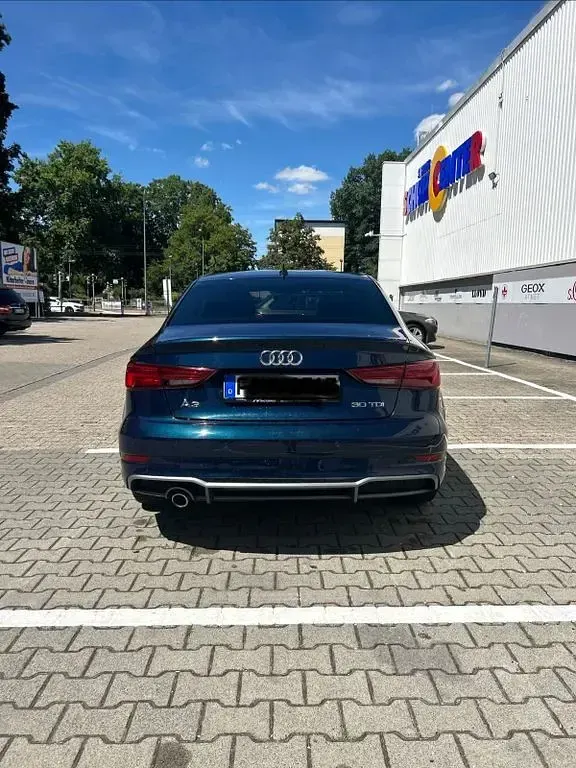 Gebraucht Audi A3 Sport 116 PS (85 kW) 2019 Blau Limousine