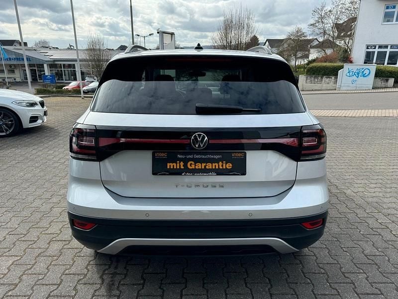 Second-hand VW T-Cross Life 110 CP (80 kW) 2023 Argintiu SUV