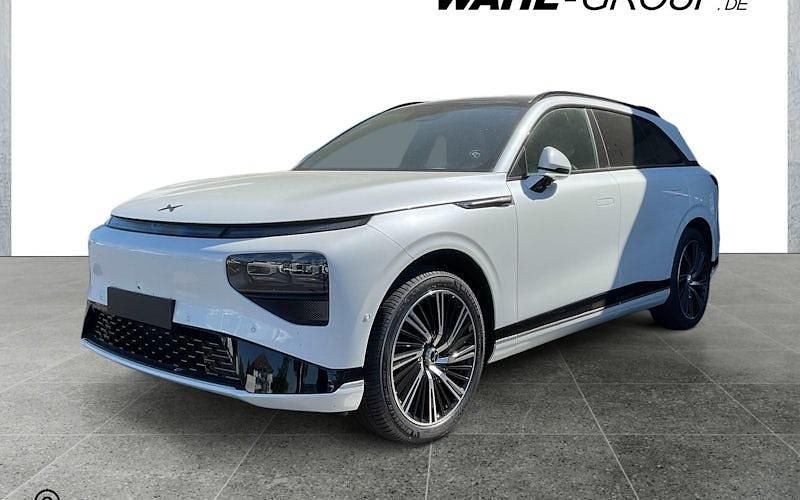 Weiß Neu 2025 XPENG G9 AWD Performance SUV | 74.169 € (Fairer Preis) - Bild 1/4