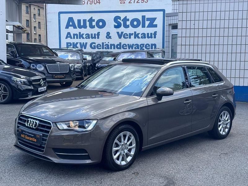 Grau Gebraucht 2015 Audi A3 Sportback Ambiente Kleinwagen | 12.450 € (Fairer Preis) - Bild 1/4