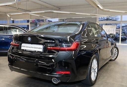 Gebraucht BMW 320e Shadowline 204 PS (150 kW) 2022 Schwarz Limousine