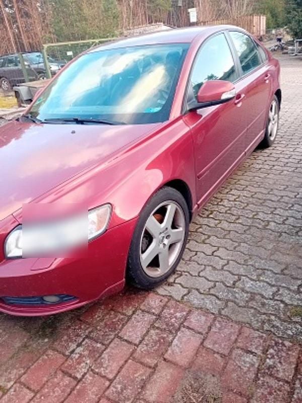 Gebraucht Volvo S40 115 PS (84 kW) 2010 Rot Limousine