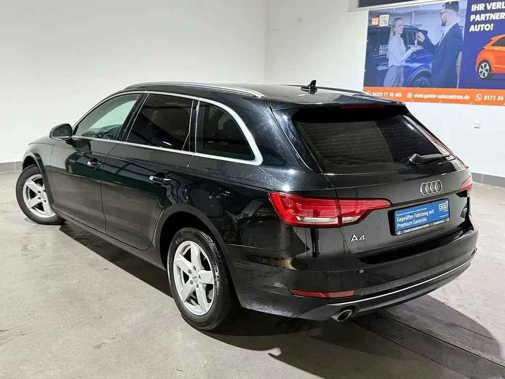 Gebraucht Audi A4 Sport 150 PS (110 kW) 2018 Mythosschwarz metallic Kombi