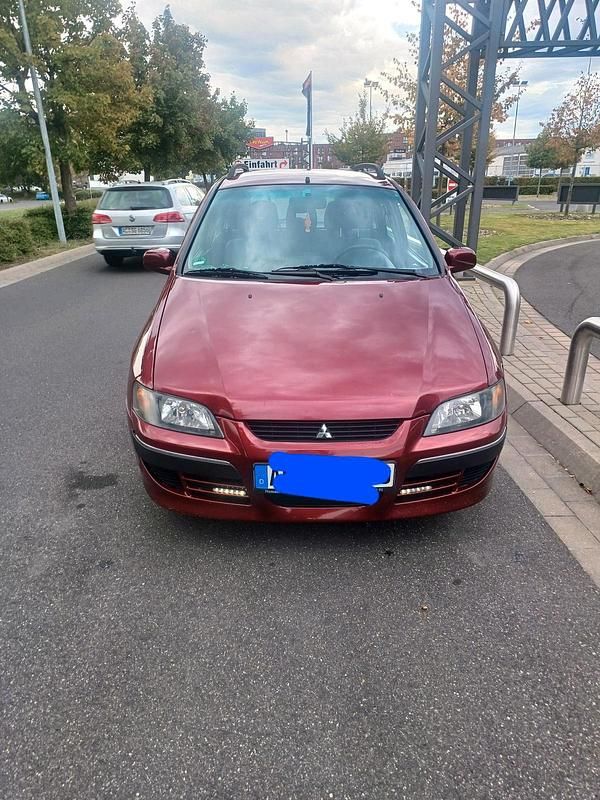 Rot Gebraucht 2001 Mitsubishi Space Star Kombi | 2.000 € (Teuer) - Bild 1/4