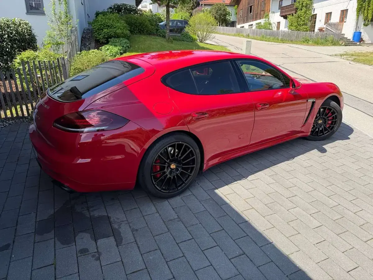 Gebraucht Porsche Panamera 441 PS (324 kW) 2016 Rot Kleinwagen
