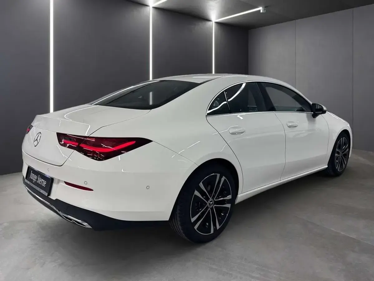 Gebraucht Mercedes CLA180 Progressive 136 PS (100 kW) 2025 Weiß Limousine