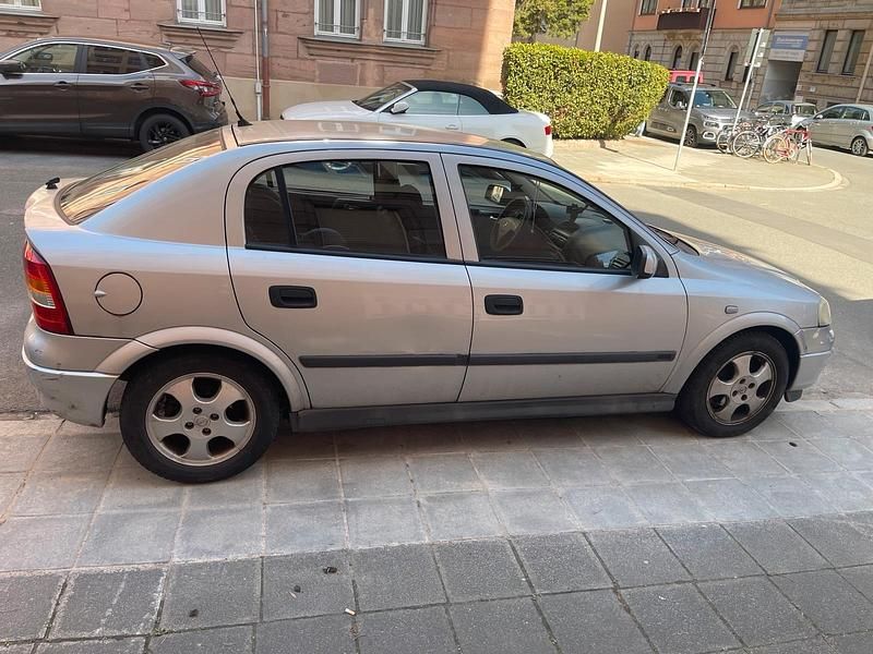Gebraucht Opel Astra 100 PS (73 kW) 2002 Andere farben Limousine