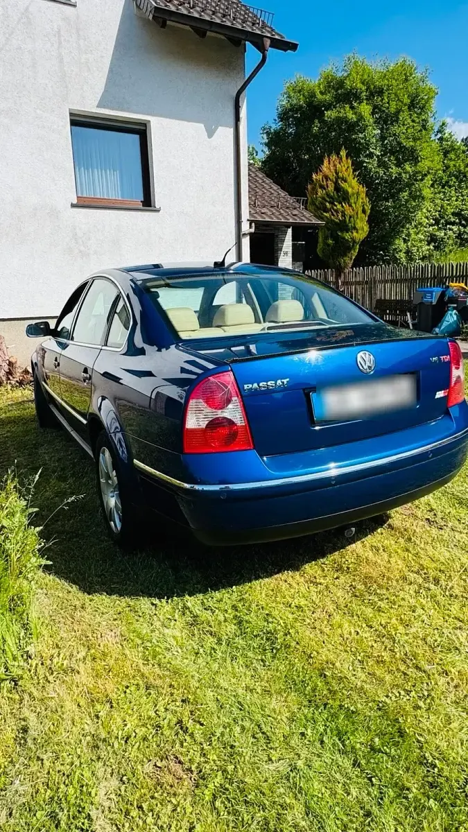 Gebraucht VW Passat 163 PS (119 kW) 2003 Blau Limousine