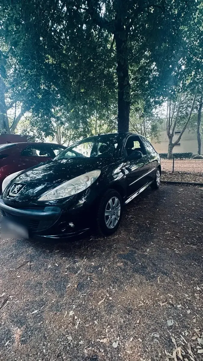 Gebraucht Peugeot 206+ 75 PS (55 kW) 2009 Schwarz Kleinwagen