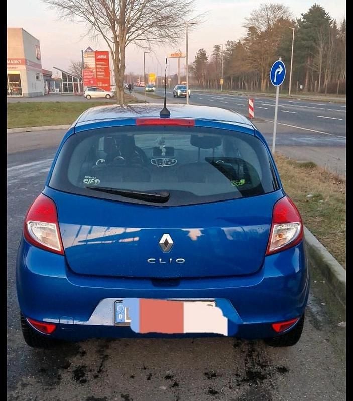 Gebraucht Renault Clio III 75 PS (55 kW) 2011 Blau