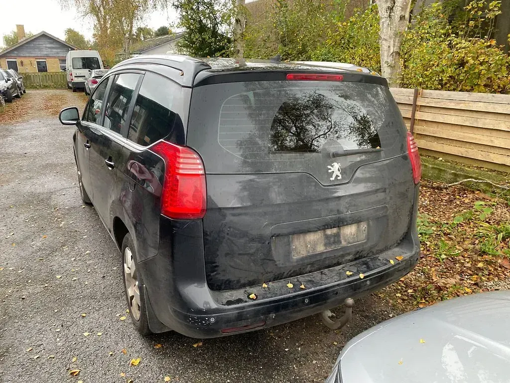 Gebraucht Peugeot 5008 Style 150 PS (110 kW) 2015 Schwarz Van / Kleinbus