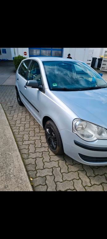 Silber Gebraucht 2007 VW Polo Trendline Limousine | 4.800 € (Fairer Preis) - Bild 1/4