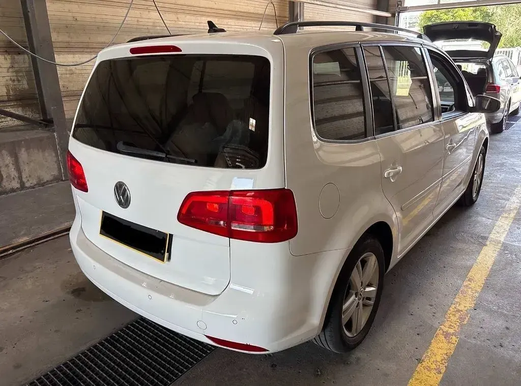 Gebraucht VW Touran Match 105 PS (77 kW) 2012 Weiß Van / Kleinbus