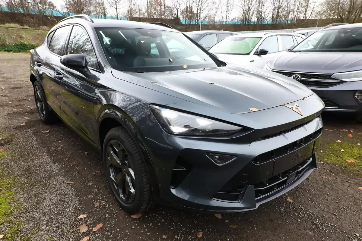 Neu Cupra Formentor 150 PS (110 kW) 2026 Magnetic grau metallic SUV