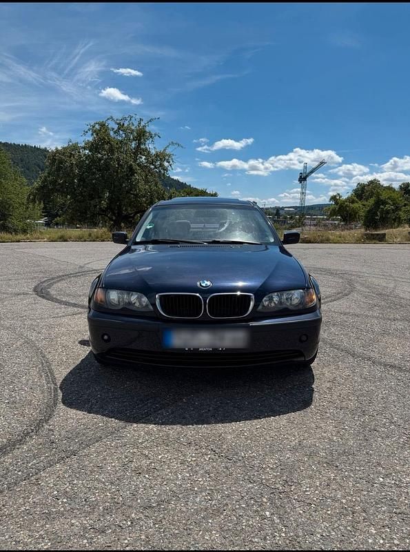 Blau Gebraucht 2003 BMW 316 Limousine | 3.500 € (Teuer) - Bild 1/4