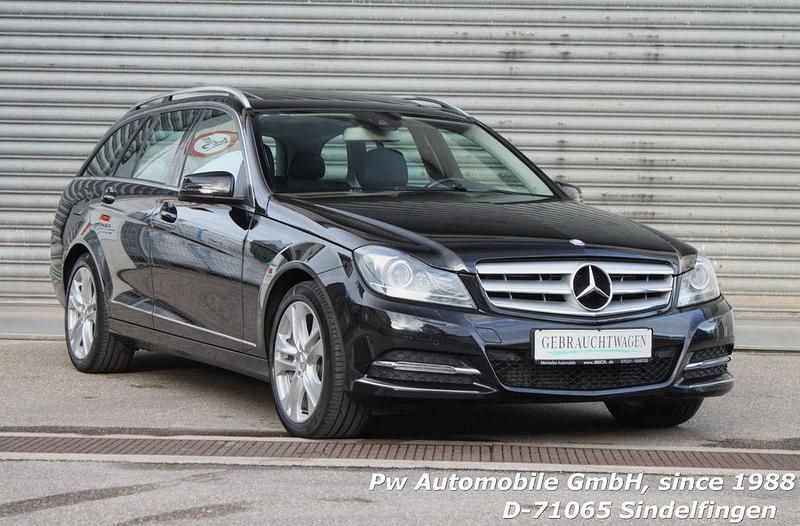Schwarz Gebraucht 2012 Mercedes C200 Avantgarde Limousine | 10.770 € (Teuer) - Bild 1/4