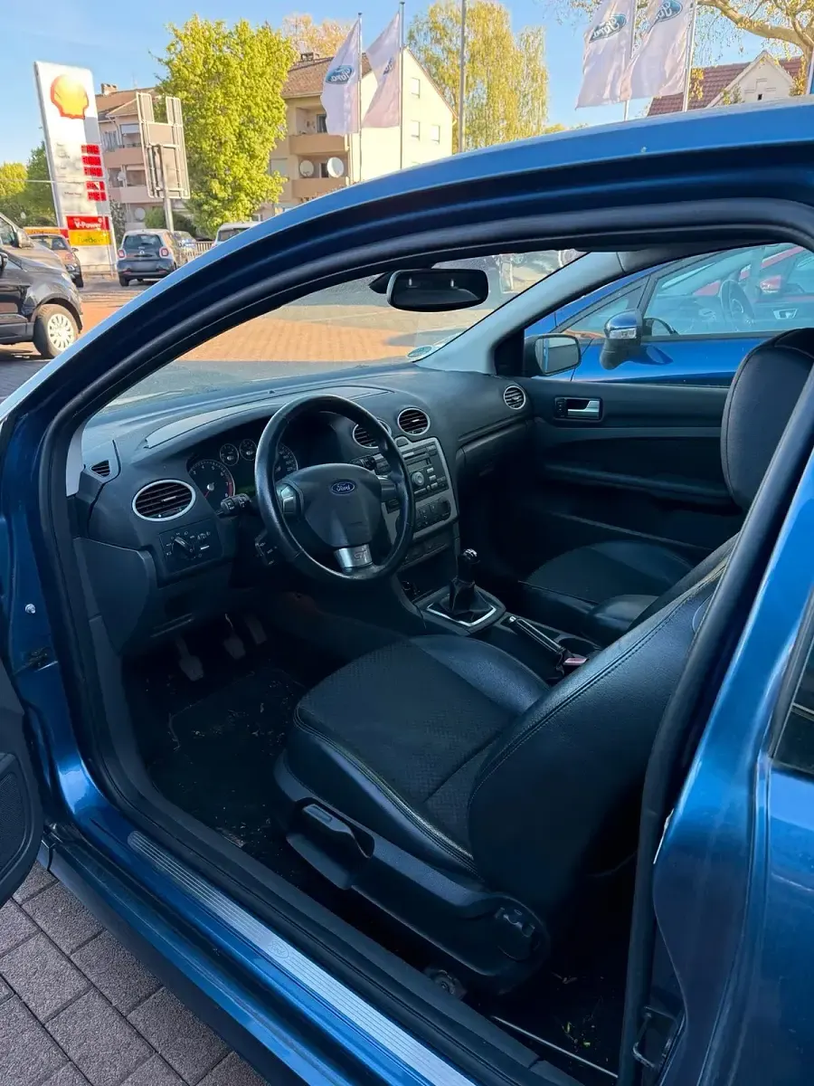 Usata Ford Focus 125 CV (91 kW) 2006 Blu Coupé