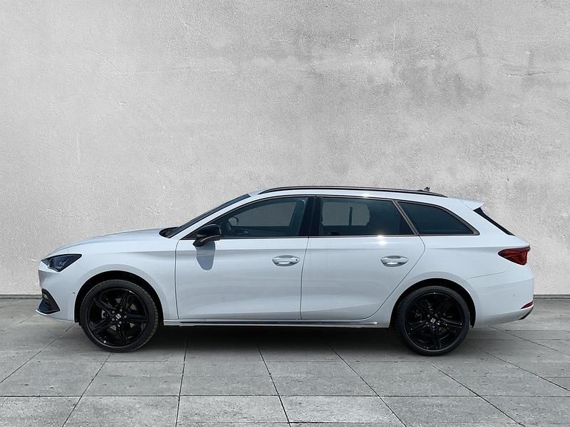 Neu Seat Leon Black Edition 149 PS (109 kW) 2025 Weiß Limousine