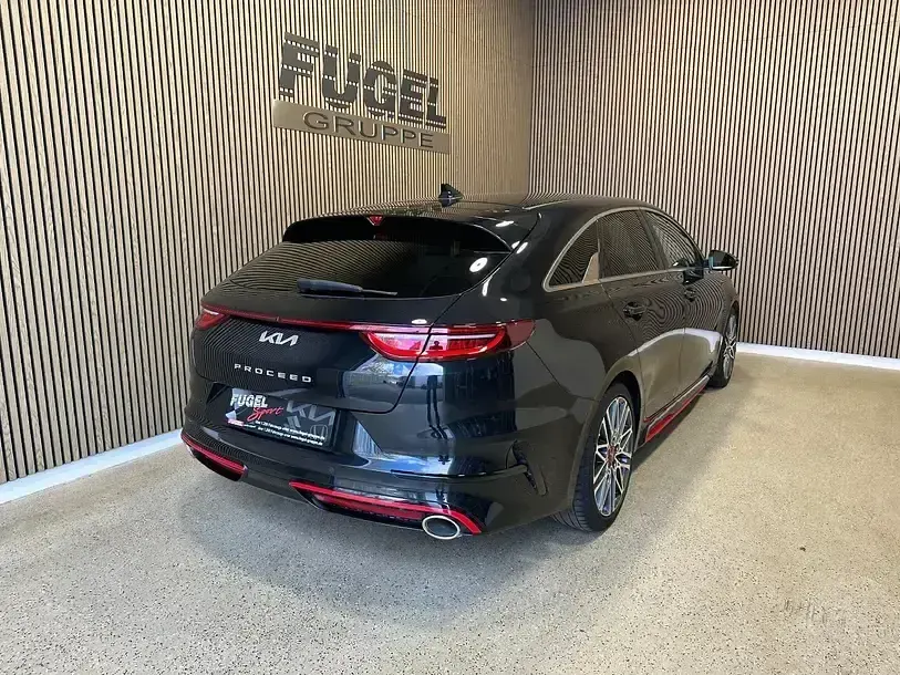 Gebraucht Kia ProCeed Comfort 204 PS (150 kW) 2021 (1k) zilinaschwarz met. Kombi