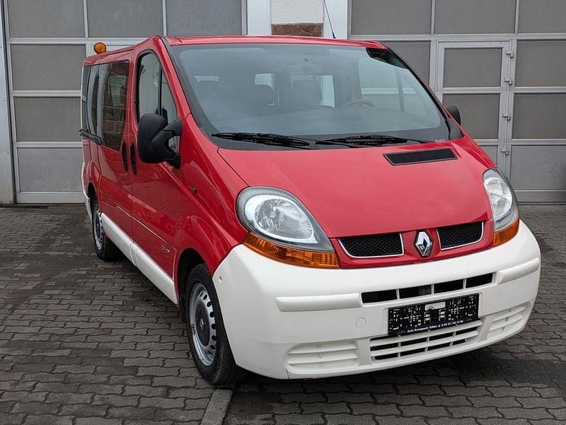 Rot Gebraucht 2005 Renault Trafic Van / Kleinbus | 5.990 € - Bild 1/4