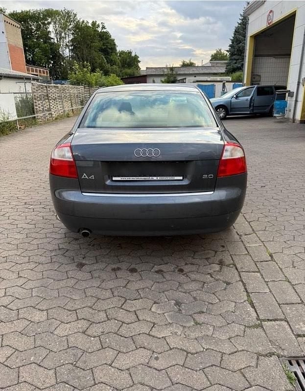 Gebraucht Audi A4 131 PS (96 kW) 2002 Grau Limousine