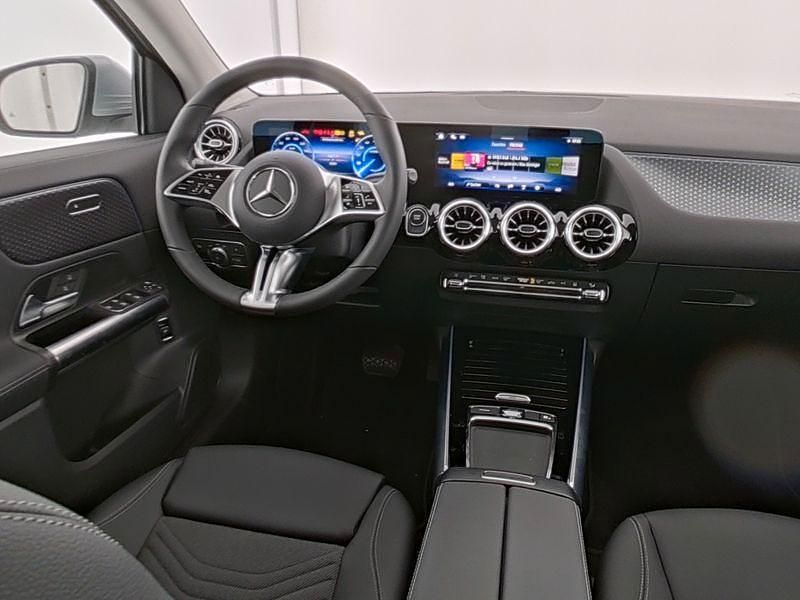 Gebraucht Mercedes EQA250 Progressive 139 kW (190 PS) 2025 Silber SUV