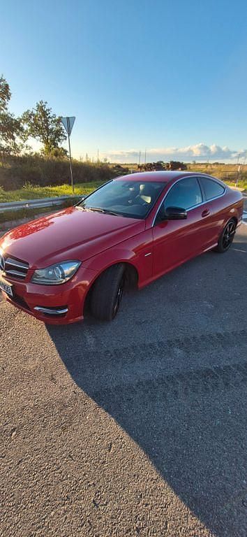 Rot Gebraucht 2013 Mercedes C250 Coupé | 12.200 € (Fairer Preis) - Bild 1/4
