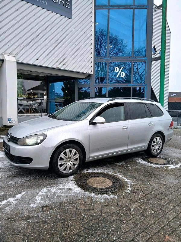 Gebraucht VW Golf VI 88 PS (64 kW) 2011 Silber Kleinwagen