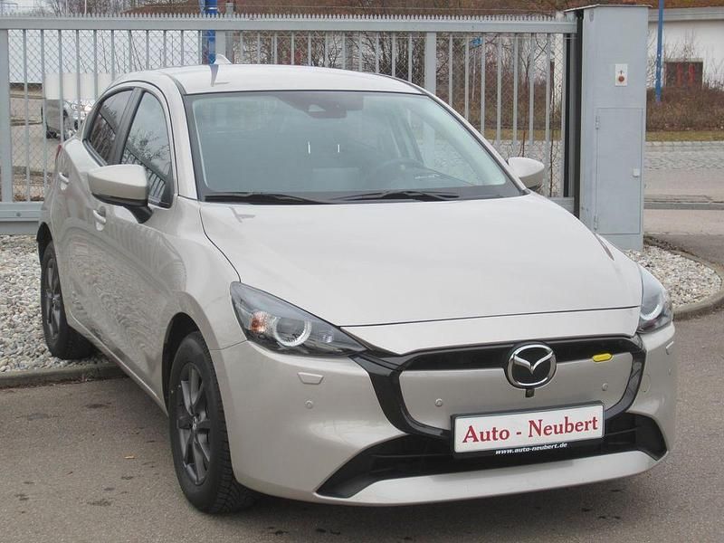 Gebraucht Mazda 2 Exclusive-Line 90 PS (66 kW) 2024 Platinum quartz Kleinwagen