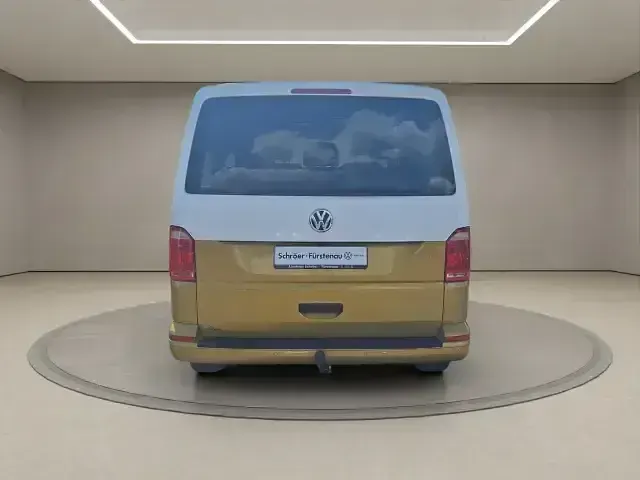Käytetty VW Multivan 102 HP (75 kW) 2018 Andere Tila-auto