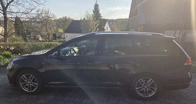 Gebraucht VW Golf VII Join 150 PS (110 kW) 2018 Schwarz Kombi