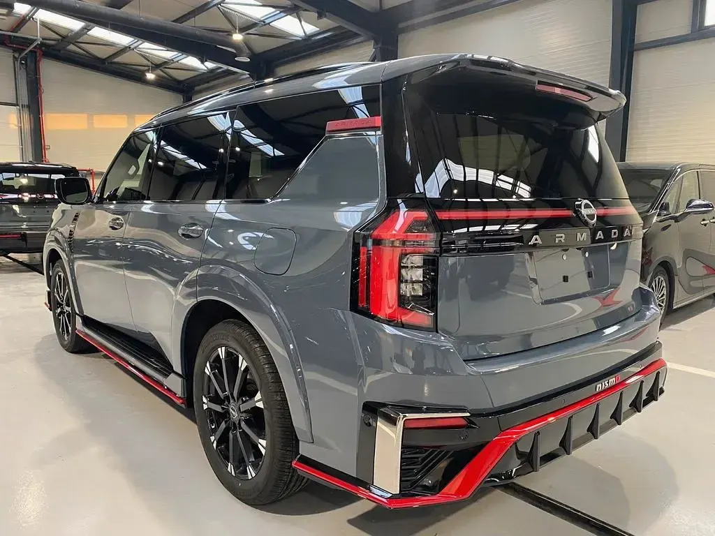 Neu Nissan Armada Nismo 460 PS (338 kW) 2026 Grau SUV