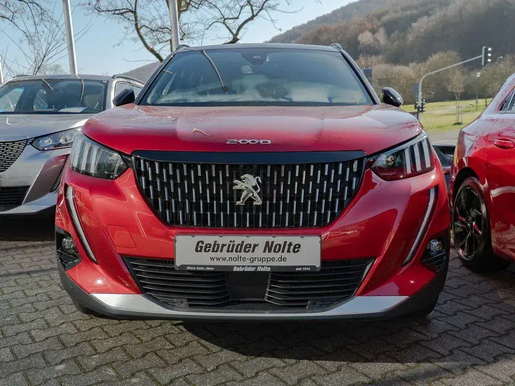 Gebraucht Peugeot 2008 GT 131 PS (96 kW) 2023 Rot SUV