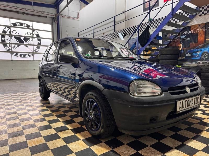 Blau Gebraucht 1994 Opel Corsa Swing Limousine | 1.890 € - Bild 1/4