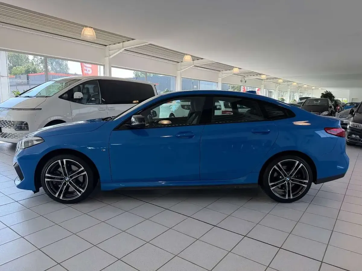 Gebraucht BMW 220 Shadowline 178 PS (130 kW) 2023 Misano blau Coupé