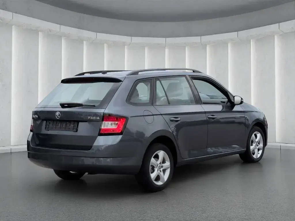 Gebraucht Skoda Fabia 90 PS (66 kW) 2017 Grau Kombi