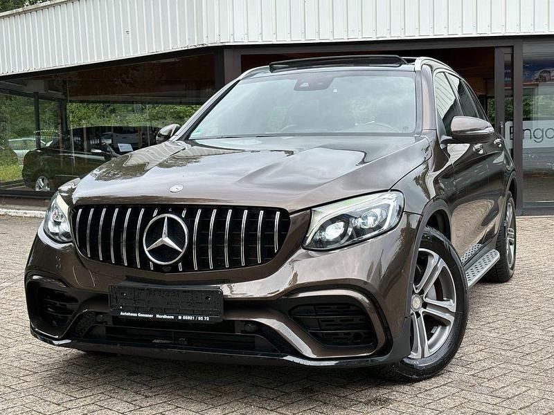 Braun Gebraucht 2016 Mercedes GLC250 AMG SUV | 22.975 € (Fairer Preis) - Bild 1/4