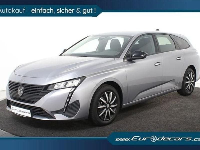 Grau Gebraucht 2022 Peugeot 308 Limousine | 13.600 € - Bild 1/4