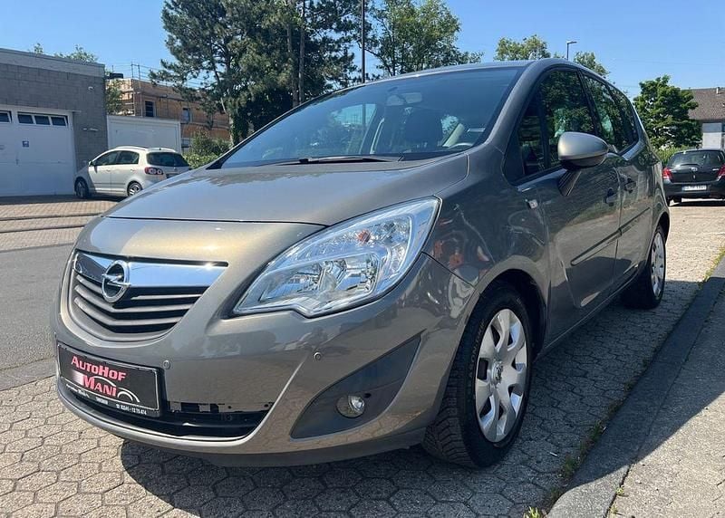 Muskatgrau/pepperdust Gebraucht 2012 Opel Meriva Edition Van / Kleinbus | 7.490 € (Fairer Preis) - Bild 1/4