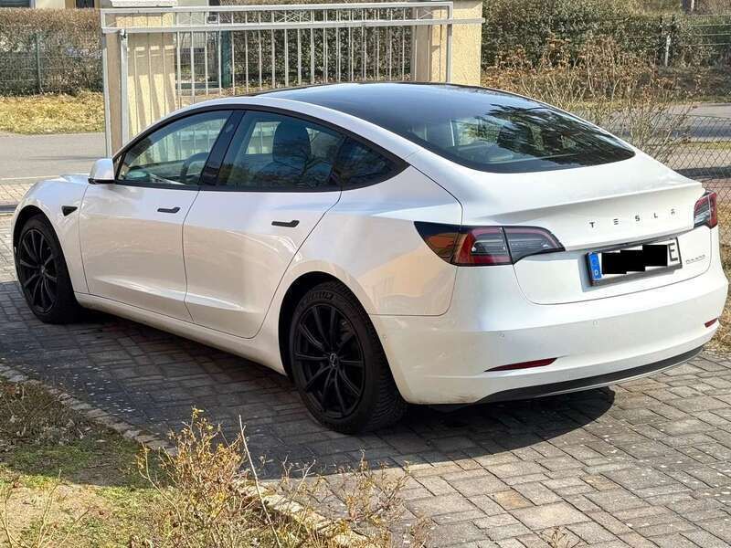 Weiß Gebraucht 2019 Tesla Model 3 Limousine | 21.900 € (Teuer) - Bild 1/4