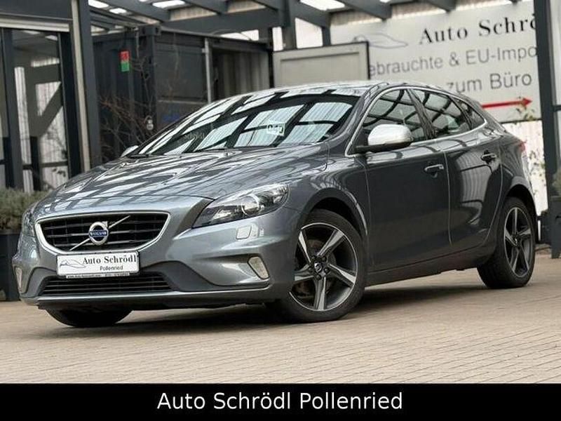 Grau Gebraucht 2016 Volvo V40 R-Design Limousine | 13.480 € (Guter Preis) - Bild 1/4