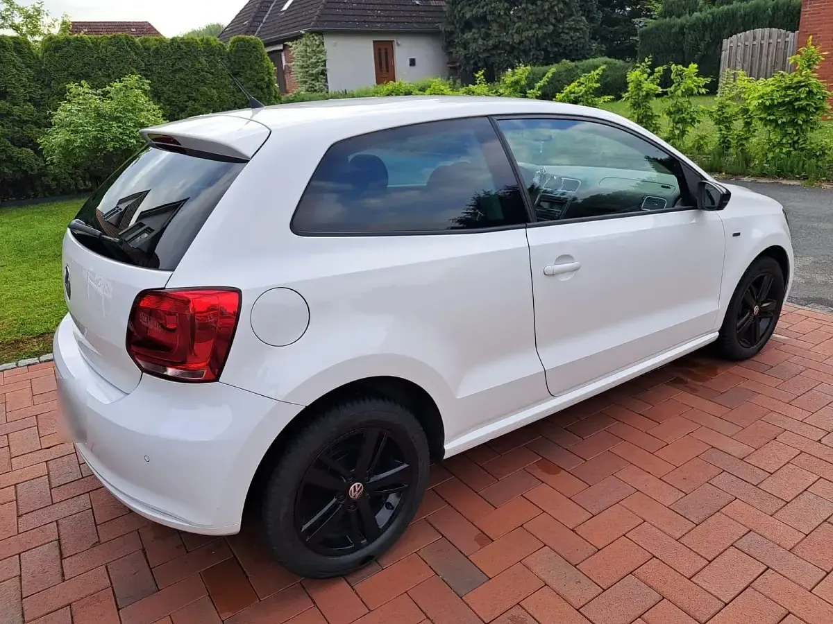 Gebraucht VW Polo 60 PS (44 kW) 2014 Weiß Kleinwagen
