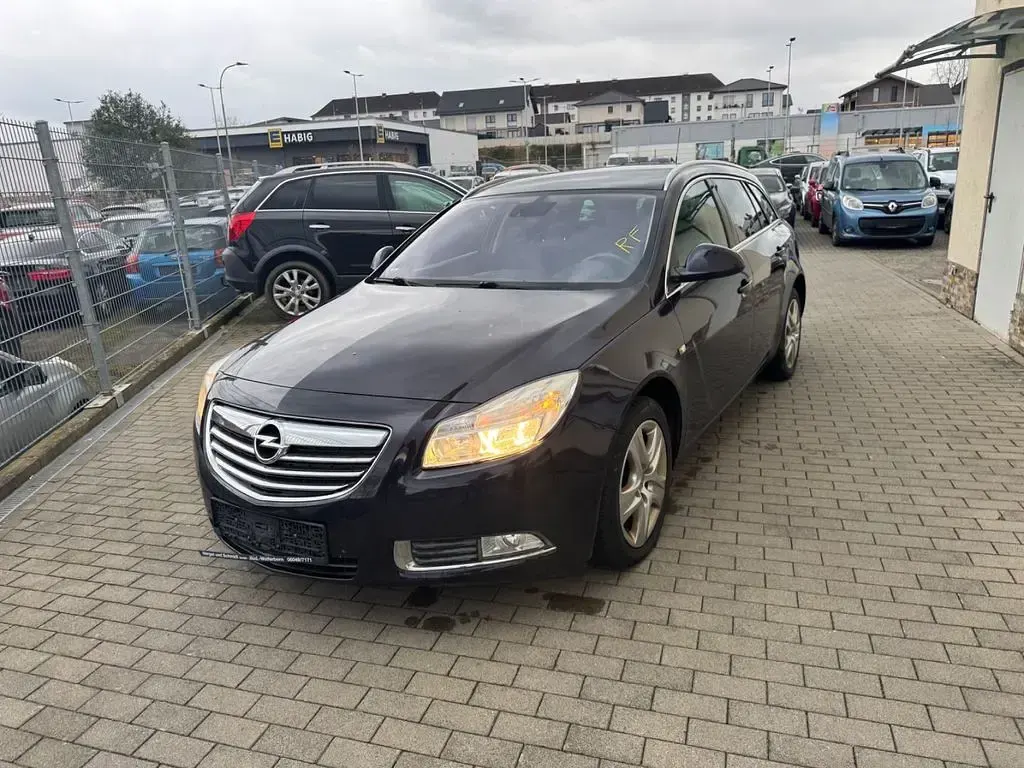 Gebraucht Opel Insignia Edition 131 PS (96 kW) 2013 Kombi