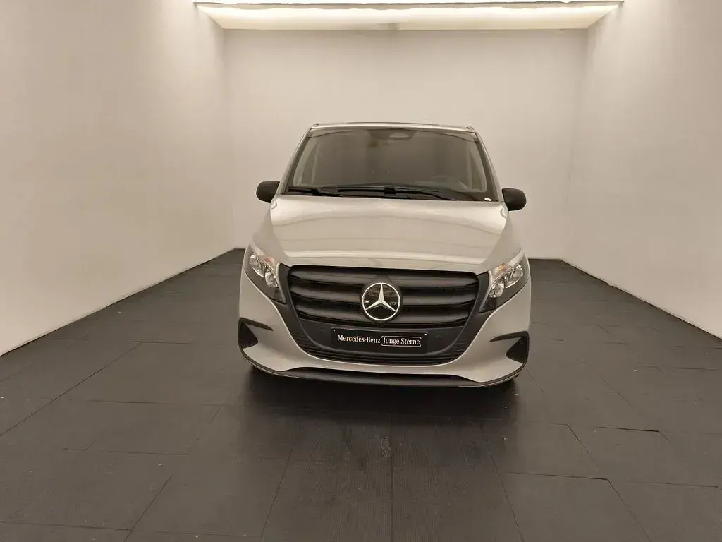 Gebraucht Mercedes Vito 136 PS (100 kW) 2025 Alpingrau Van