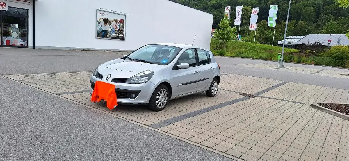Gebraucht Renault Clio III Rip Curl 75 PS (55 kW) 2009 Grau Kleinwagen